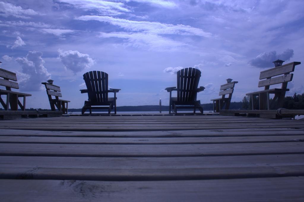 Robert'S Roost Rv Park Resort 퀘스넬 외부 사진
