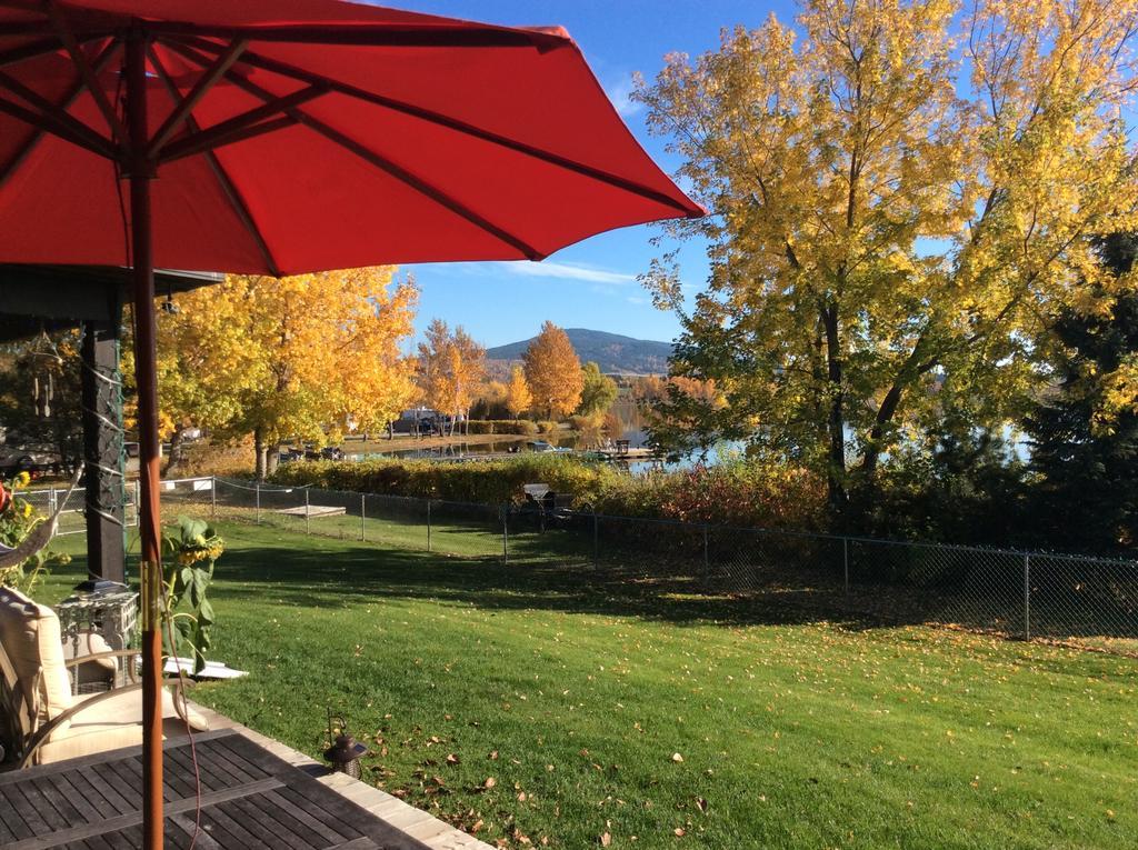 Robert'S Roost Rv Park Resort 퀘스넬 외부 사진