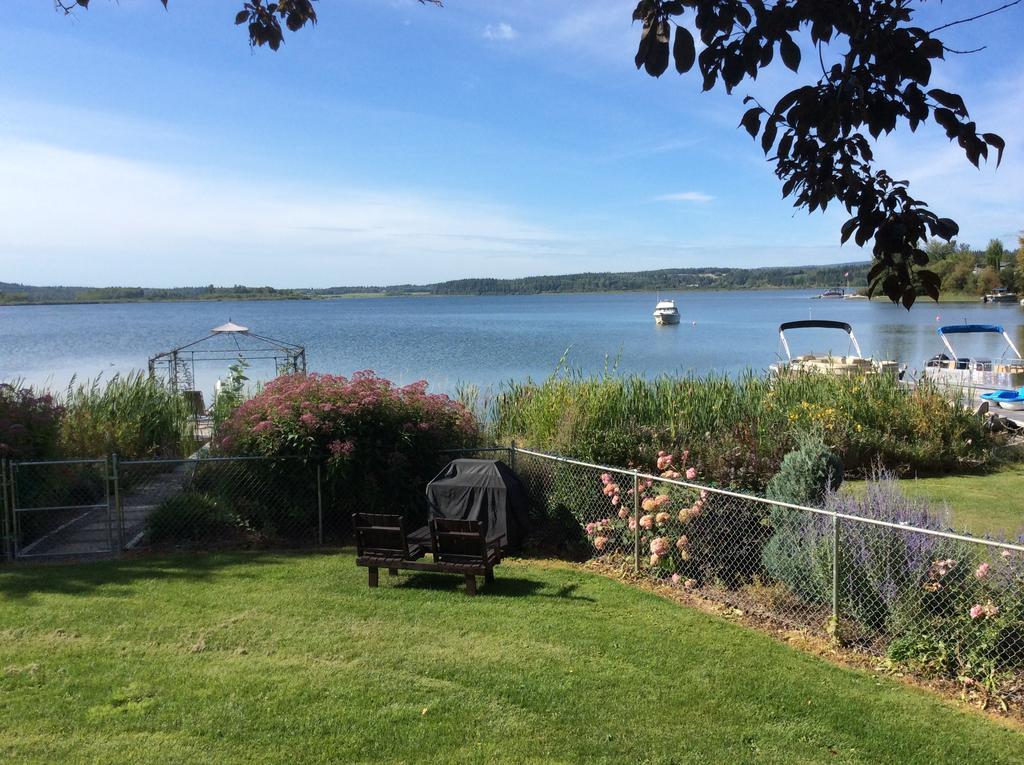 Robert'S Roost Rv Park Resort 퀘스넬 외부 사진