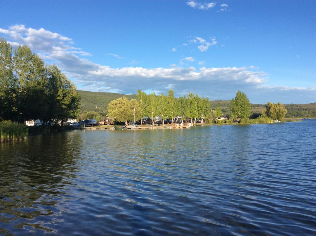 Robert'S Roost Rv Park Resort 퀘스넬 외부 사진