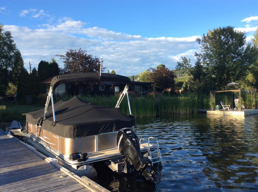 Robert'S Roost Rv Park Resort 퀘스넬 외부 사진