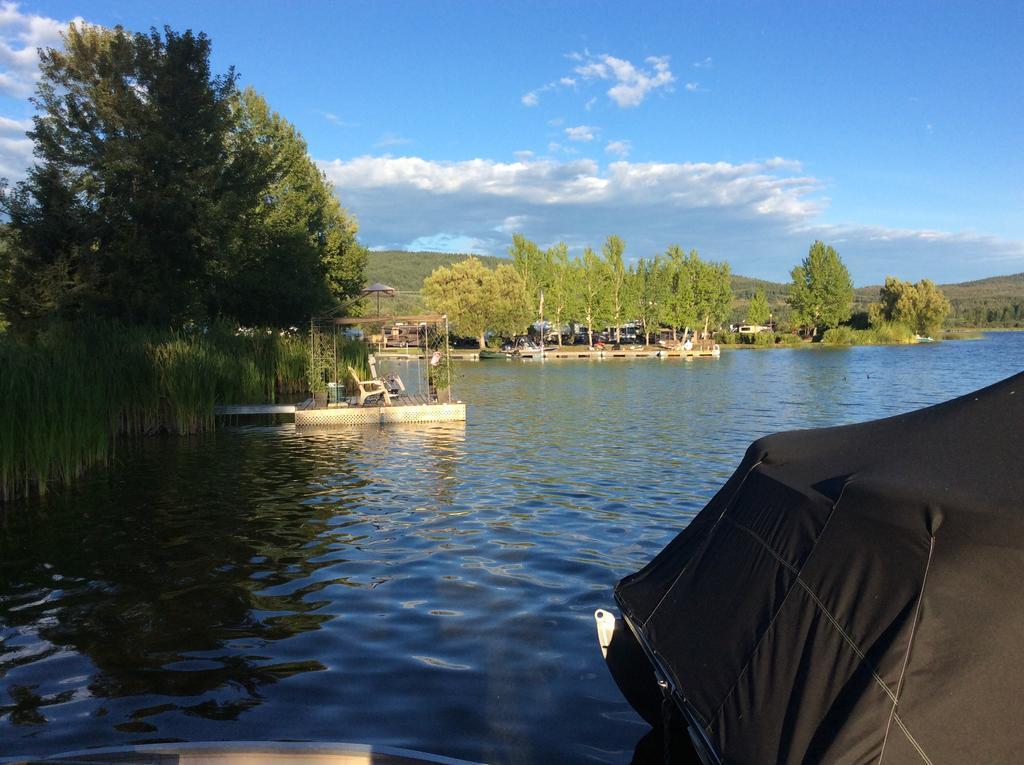 Robert'S Roost Rv Park Resort 퀘스넬 외부 사진