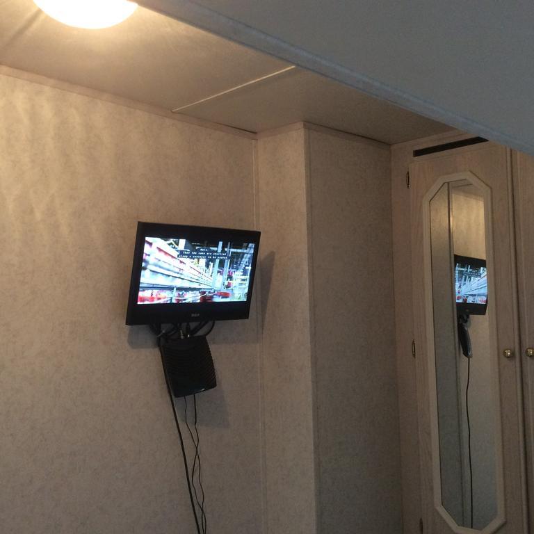 Robert'S Roost Rv Park Resort 퀘스넬 외부 사진