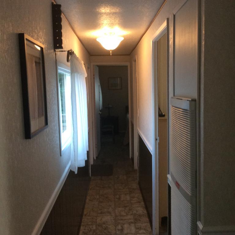 Robert'S Roost Rv Park Resort 퀘스넬 외부 사진