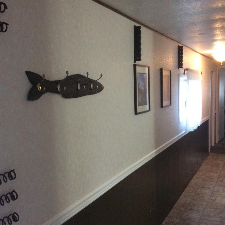 Robert'S Roost Rv Park Resort 퀘스넬 외부 사진